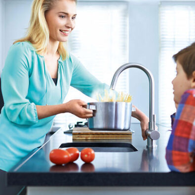 kitchen-taps-and-sinks-new-image-Minerva-Helix_C_AMB_001T