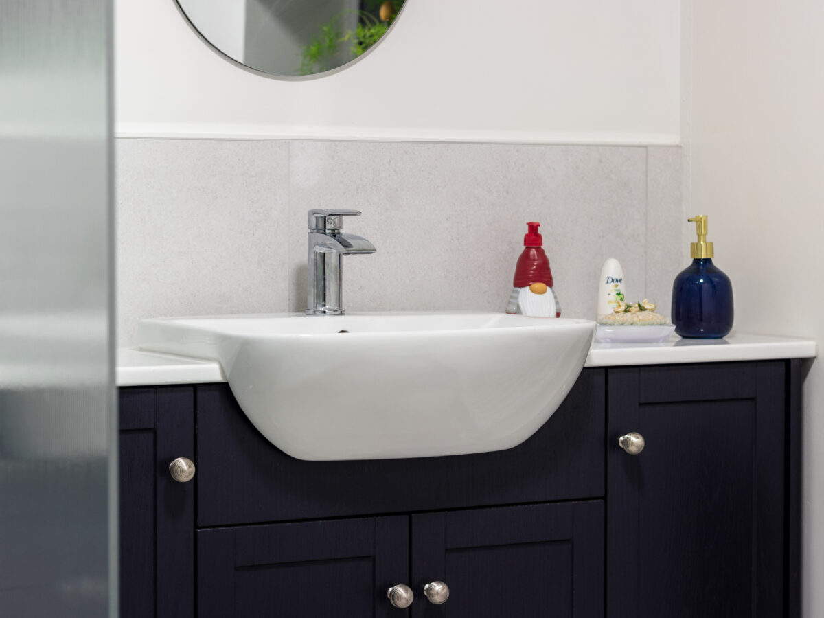 Timeless Wetroom with Fluted Glass