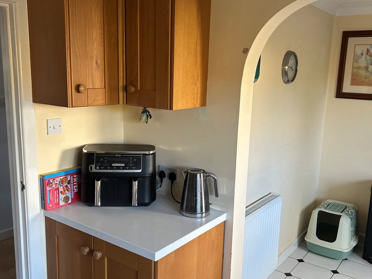 dated client kitchen before new image kitchen