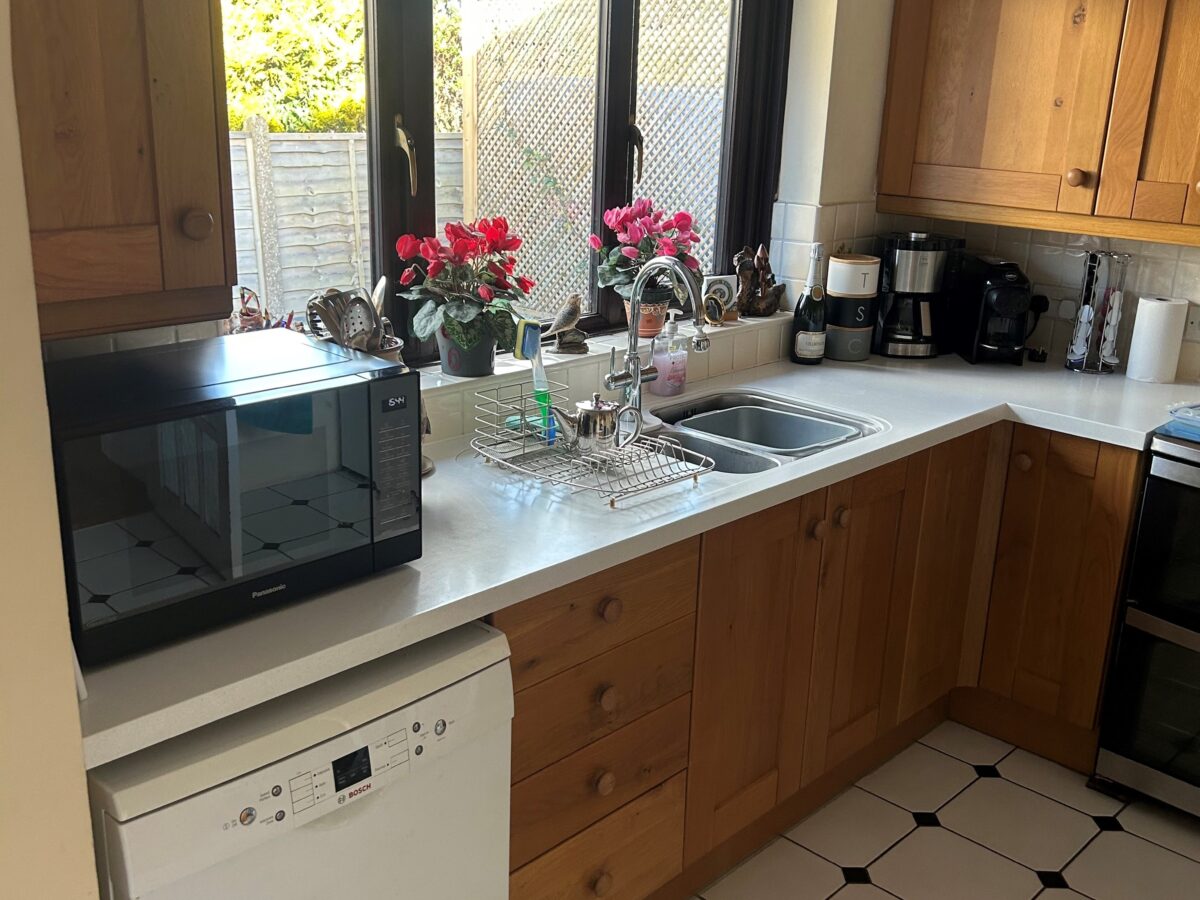 clients dated kitchen before new image kitchen installed