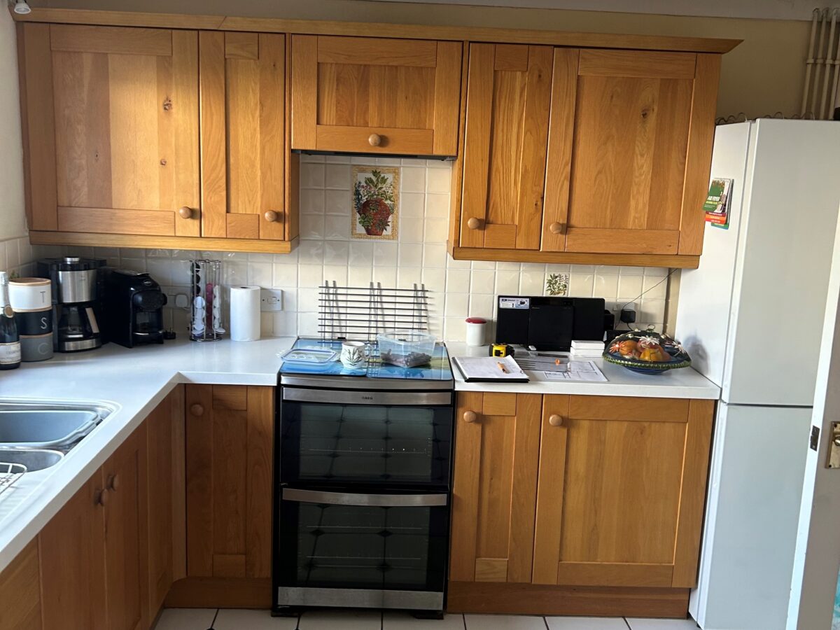 client's wood kitchen before new image kitchen installed